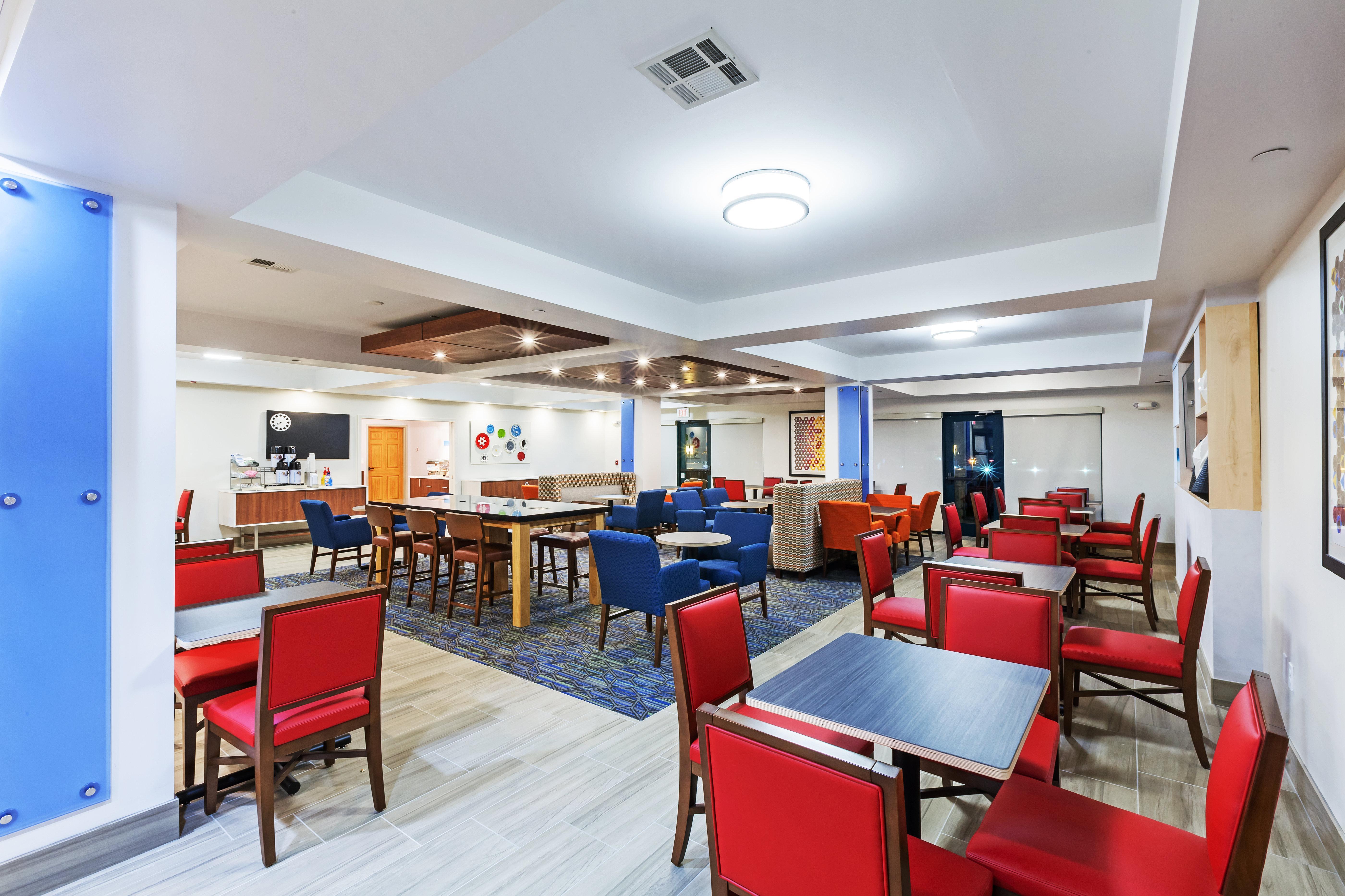 Holiday Inn Express & Suites Tulsa S Broken Arrow Hwy 51 By Ihg Dış mekan fotoğraf