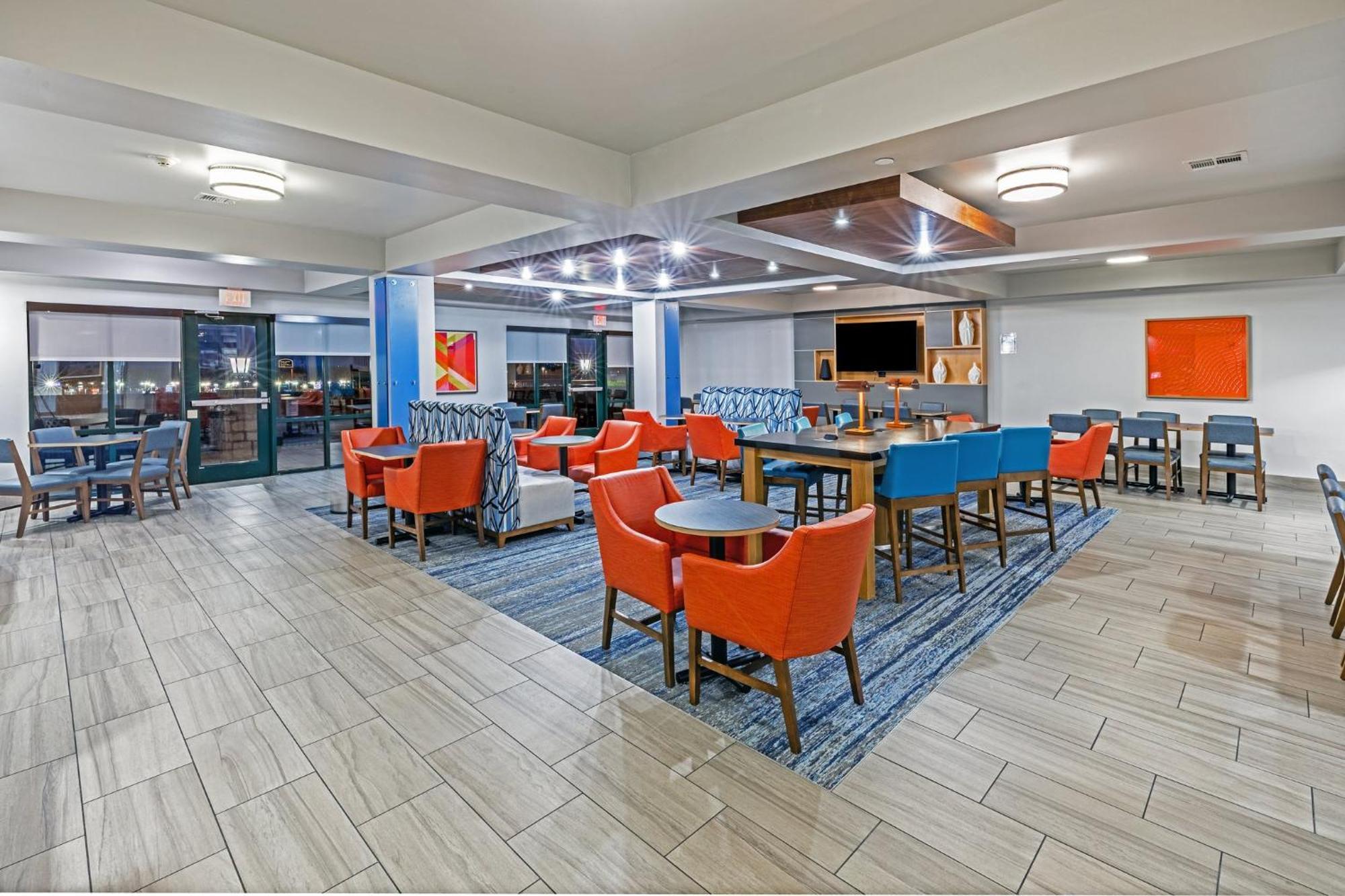 Holiday Inn Express & Suites Tulsa S Broken Arrow Hwy 51 By Ihg Dış mekan fotoğraf