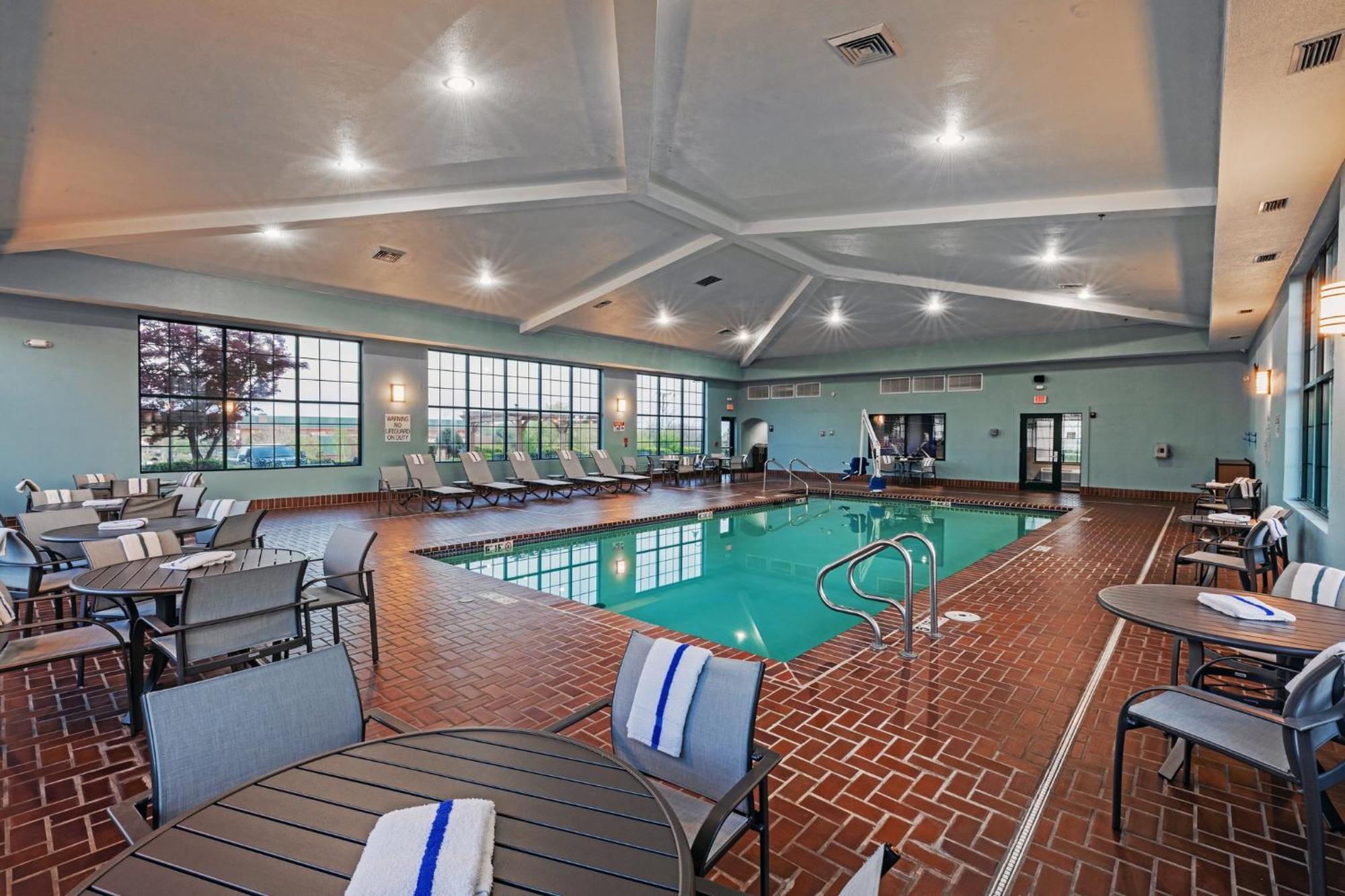 Holiday Inn Express & Suites Tulsa S Broken Arrow Hwy 51 By Ihg Dış mekan fotoğraf