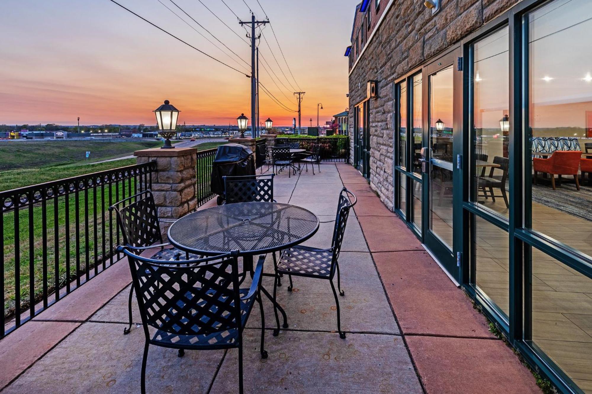 Holiday Inn Express & Suites Tulsa S Broken Arrow Hwy 51 By Ihg Dış mekan fotoğraf