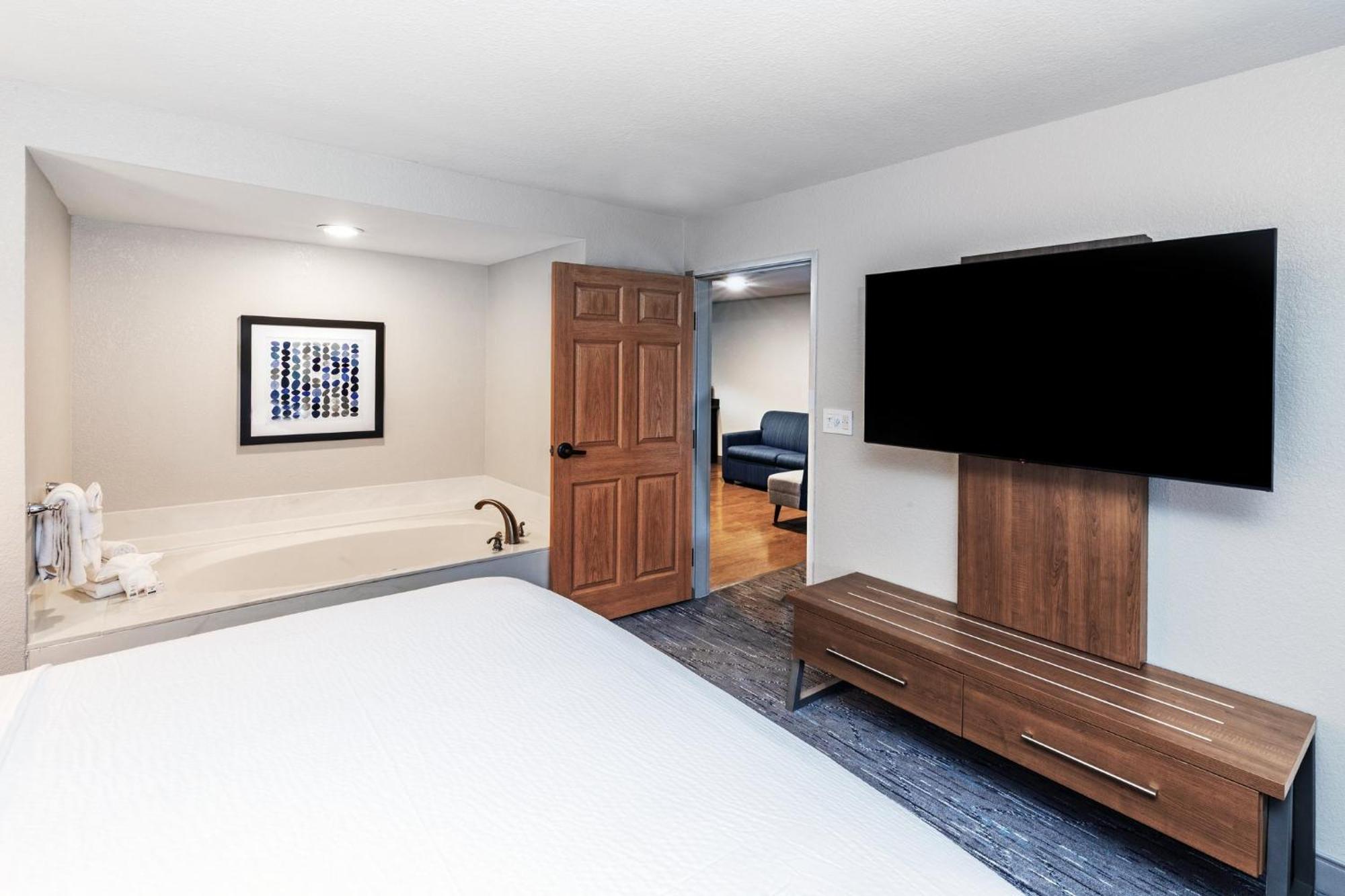Holiday Inn Express & Suites Tulsa S Broken Arrow Hwy 51 By Ihg Dış mekan fotoğraf