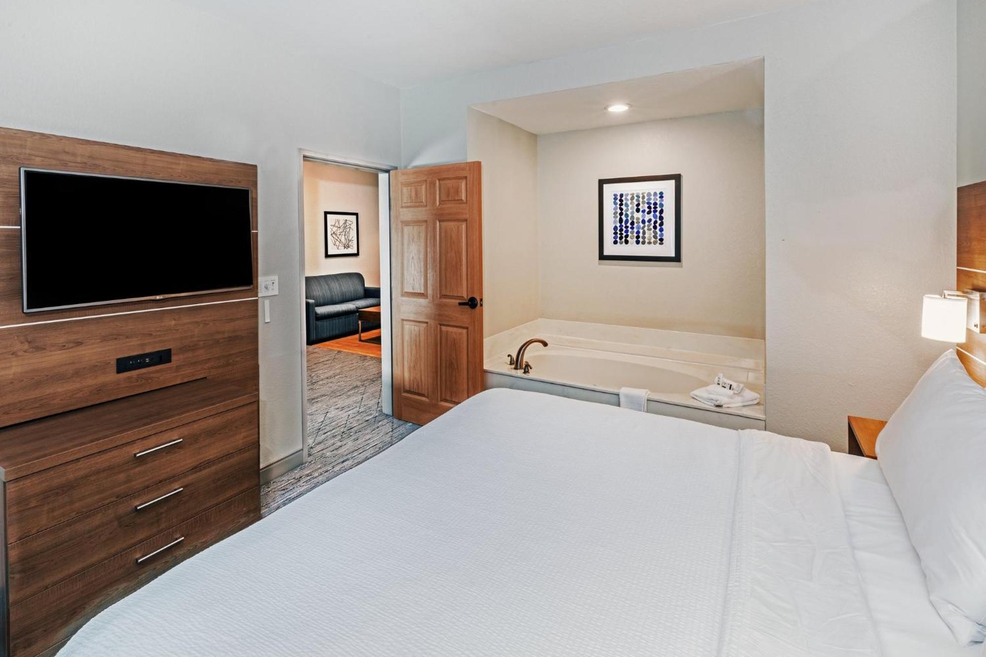 Holiday Inn Express & Suites Tulsa S Broken Arrow Hwy 51 By Ihg Dış mekan fotoğraf