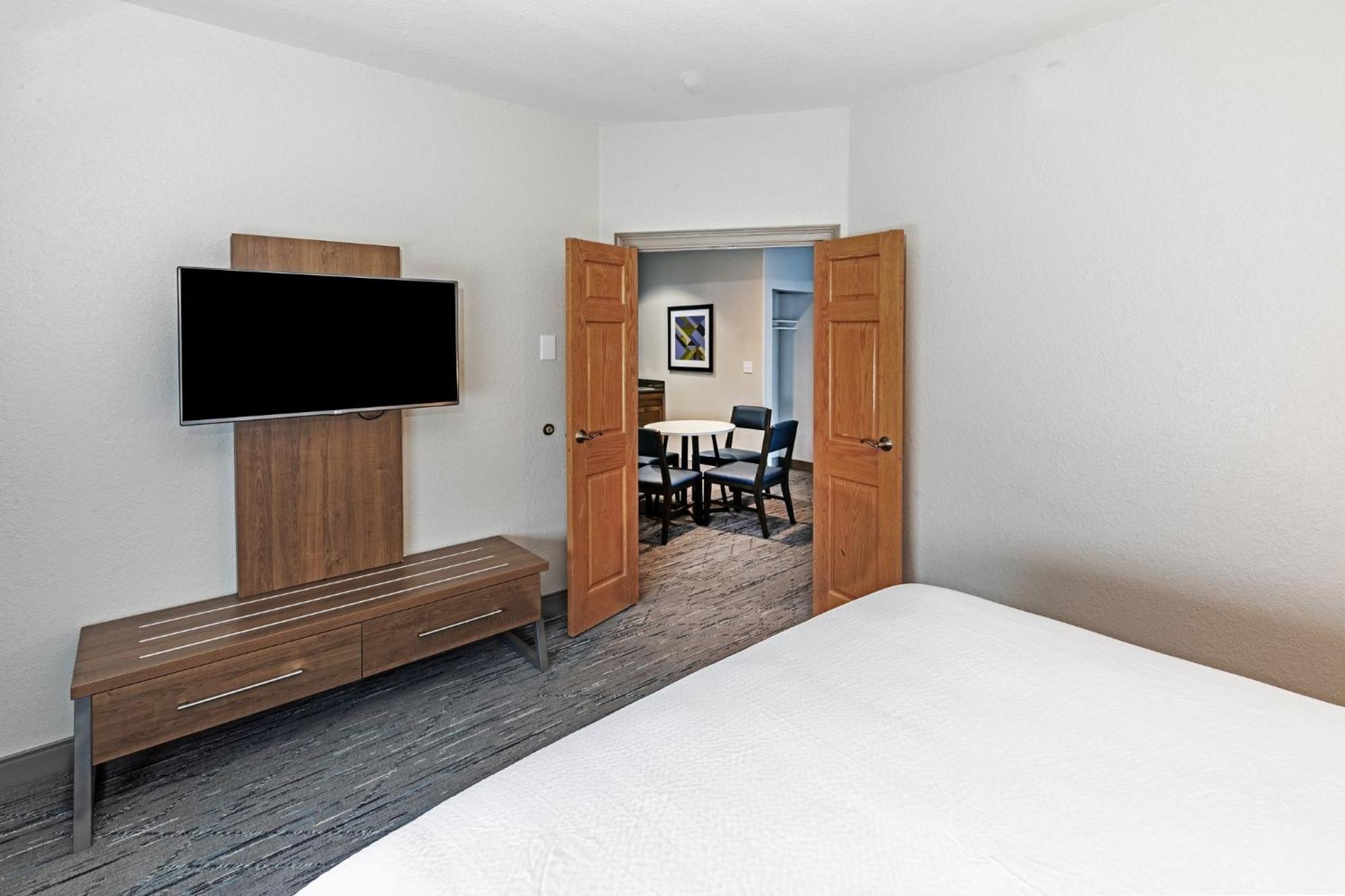 Holiday Inn Express & Suites Tulsa S Broken Arrow Hwy 51 By Ihg Dış mekan fotoğraf